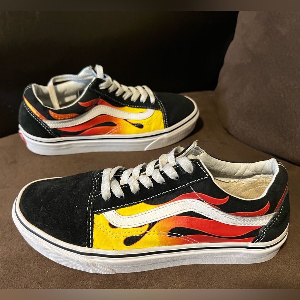 VANS Flame Old Skool Shoes Black / Red / Yellow Size 6 Men - 7.5 Women